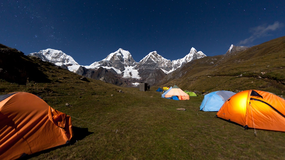 ¡Explora la Grandeza de la Cordillera Huayhuash en el Mejor Trekking del Mundo